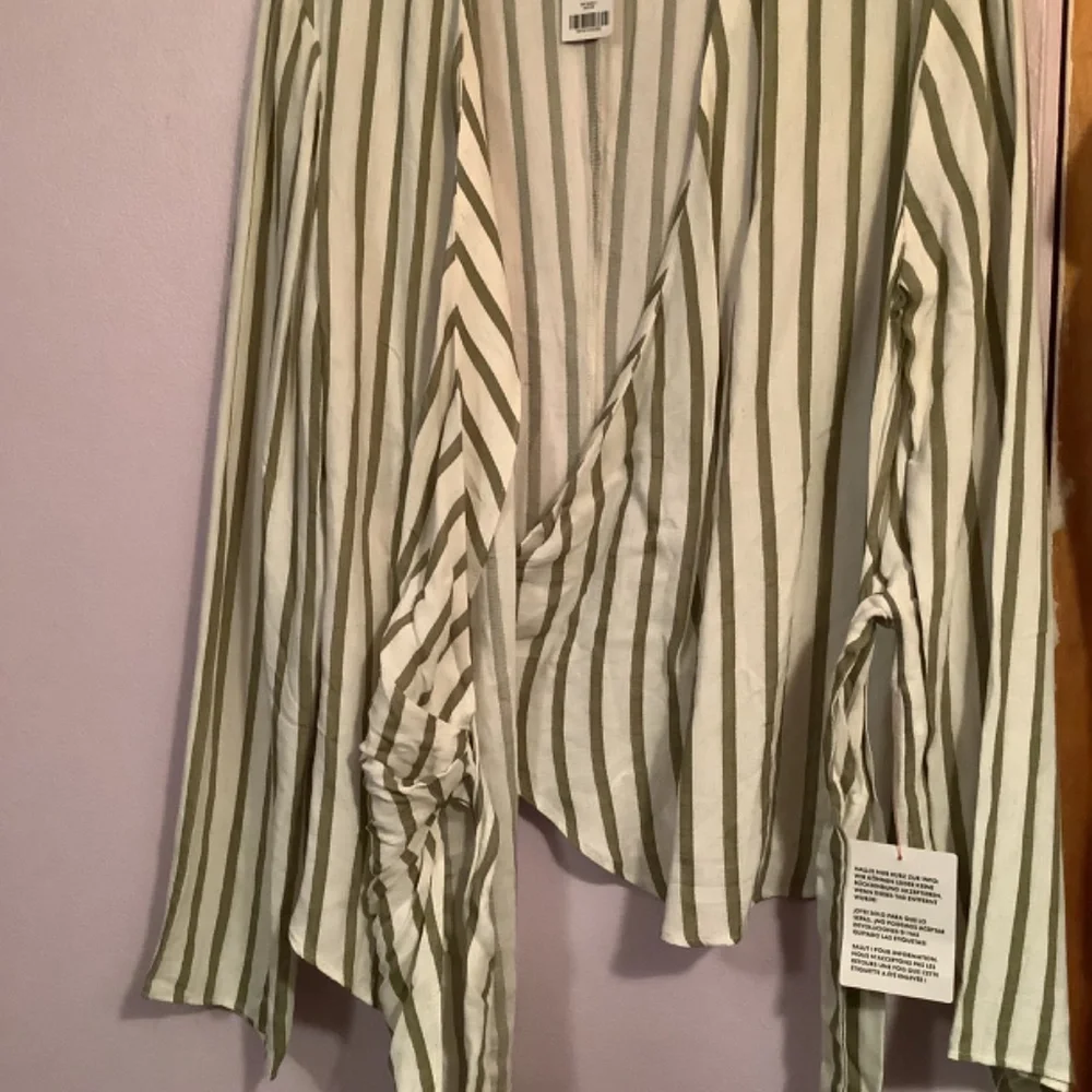 Topshop Nordstrom’s Wrap Style With Bold Stripes Long Sleeve Wrap Top - Picture 2 of 10